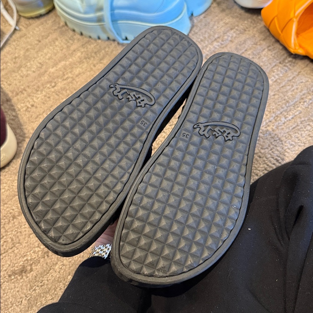 Ash Scream Geometric Sandals - Picture 2 of 4